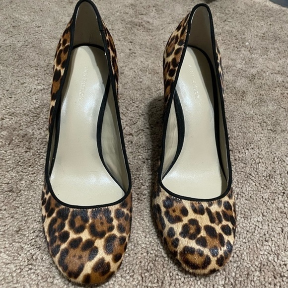 ANN TAYLOR LEOPARD PRINT CALF HAIR BLOCK HEEL PUMPS size‎ 6M - Picture 2 of 8